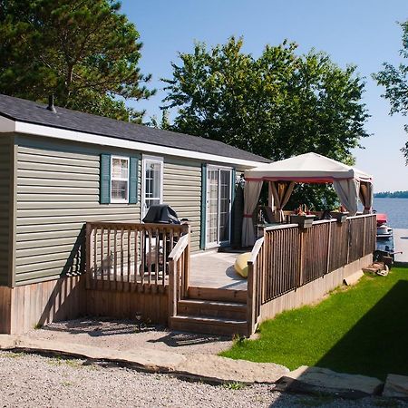 Mccreary'S Beach Resort 珀斯 外观 照片
